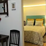 Casinhas Da Ajuda Nº25 Apartamento *